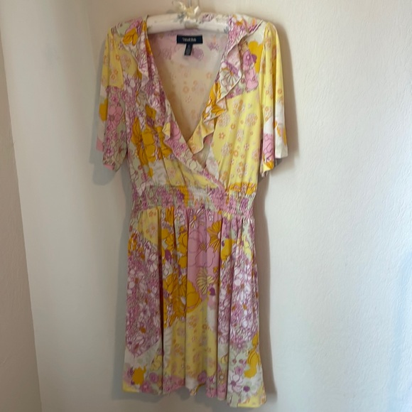 Lovely Spring/Easter Dress! ModCloth, Size Large, Flutter Sleeves - Picture 1 of 4